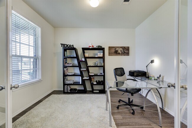 Photo - 4711 Windmill Run Dr