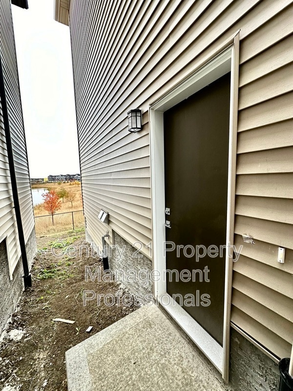 Photo - 19135 29 Ave NW Unit Lower