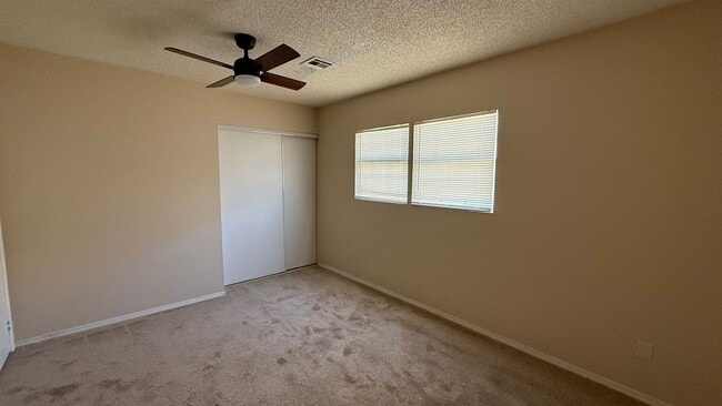 Photo - 2 BEDROOMS 1.5 BATHROOMS  TOWNHOUSE AVAILABLE FOR RENT !!!