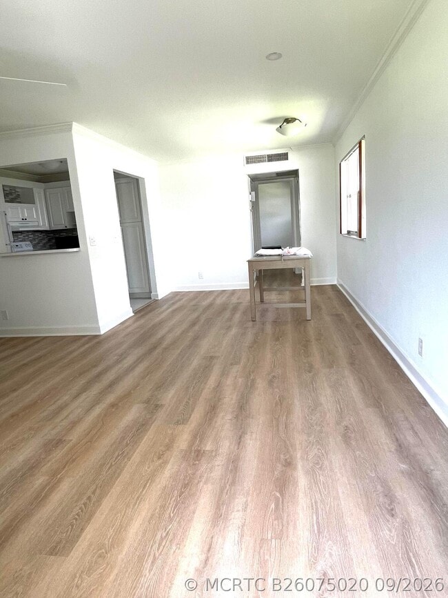 114 Valencia Blvd