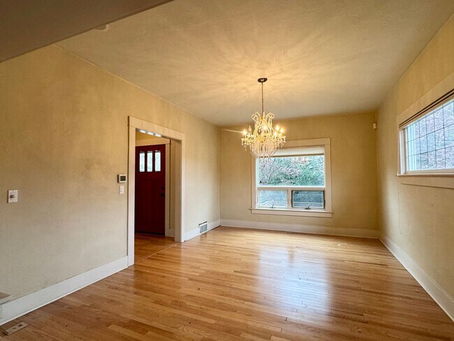 Photo - Queen Anne Home