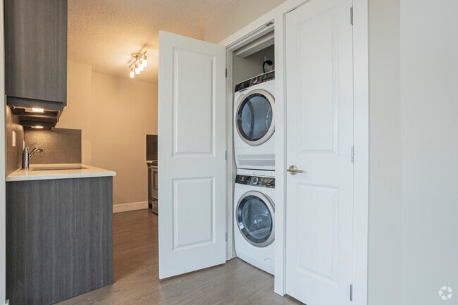 Studio - 460SF - Missao