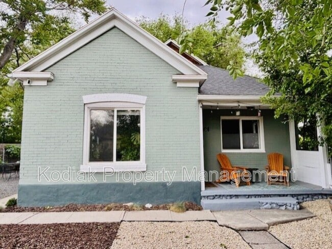 Photo - 261 N Chicago St House