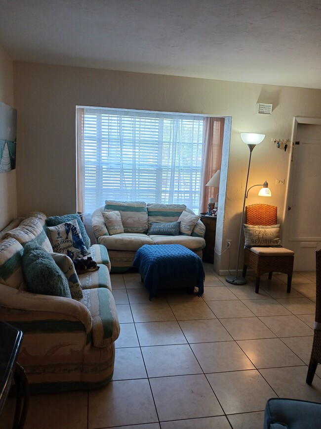 Photo - 21067 Meehan Ave