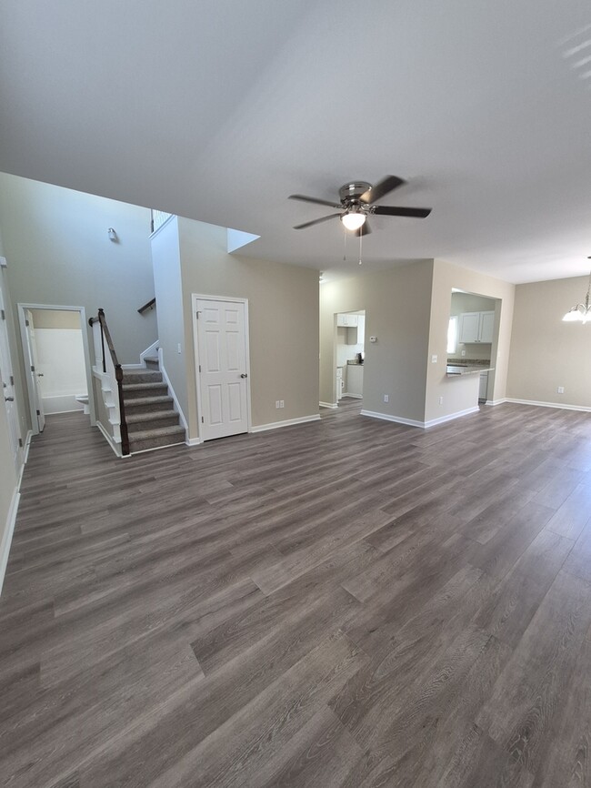 Photo - 209 Charlotte Cir