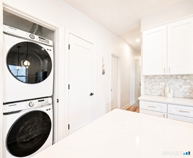 Photo - 75 Henry St