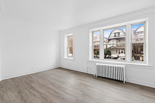 Photo - 137 Kensington Ave Unit 101