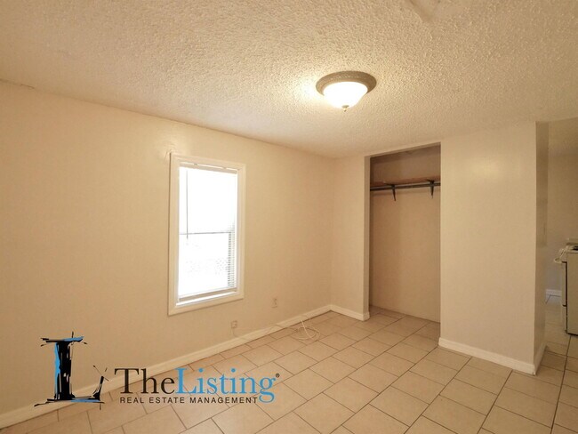 Photo - 1005 Pine Ave