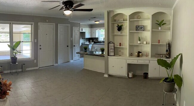 Photo - 4751 Queensbury Ct