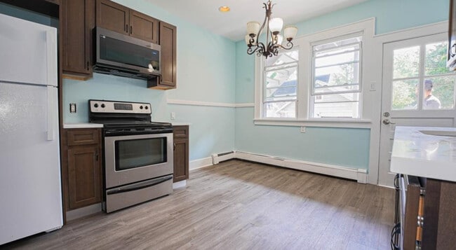 Photo - 240 Flax Hill Rd