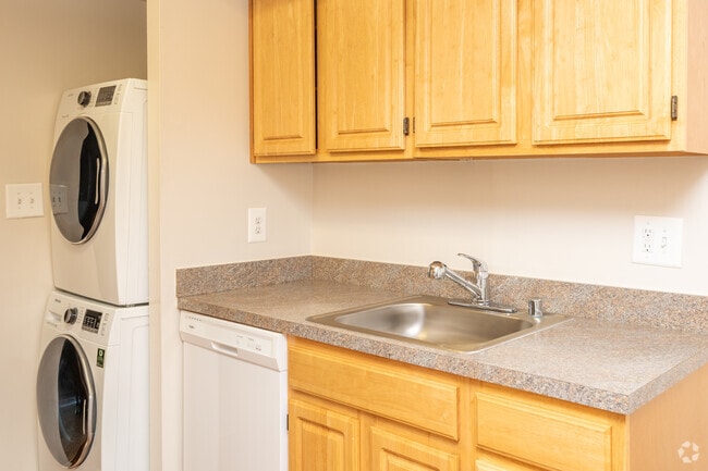 2BR, 2BA -1100 SF - Kitchen