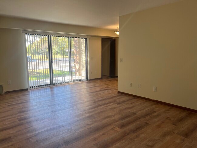 Greenwoods Apartments