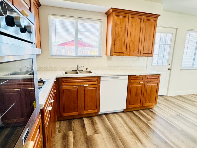 Photo - 63 Cathcart Ave