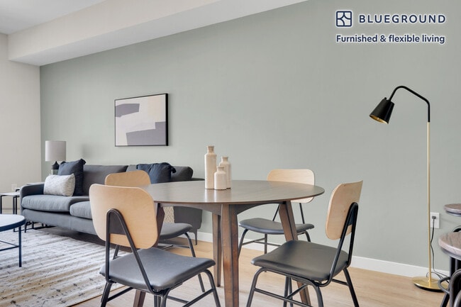 Photo - 490 W McKinley Ave Unidad FL3-ID1005