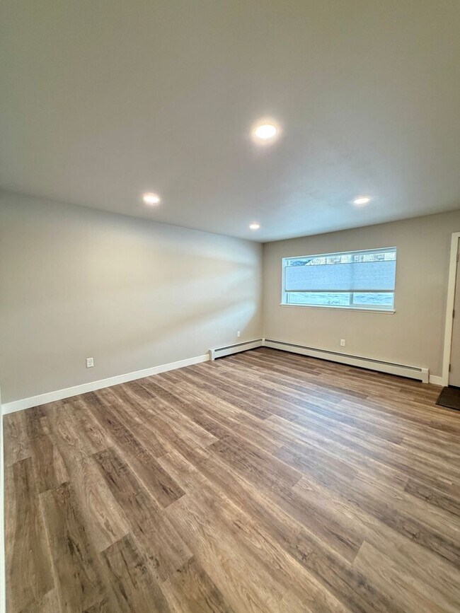 Photo - Downtown 2 BR, Complete Remodel! Unidad 8