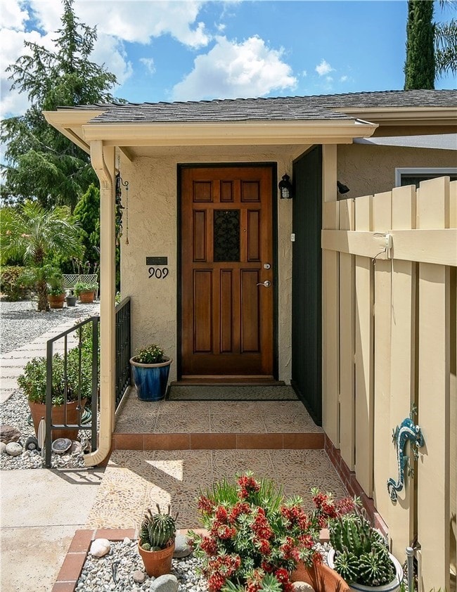Entrance - 909 N Santa Anita Ave Unit Main