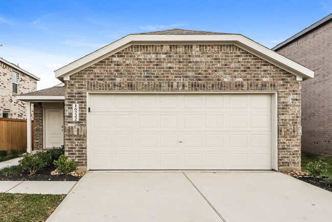 Building Photo - 16722 Old Wagon Wy