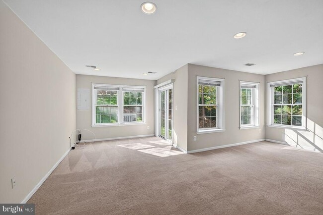 Building Photo - 1515 Shields Terrace NE