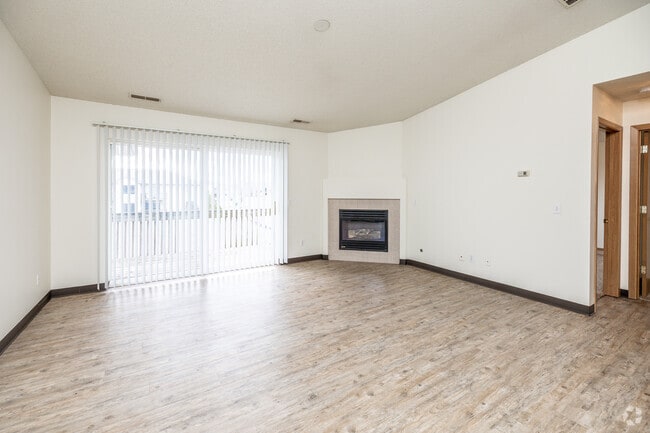 2BR, 1BA - 3rd Floor/920 SF