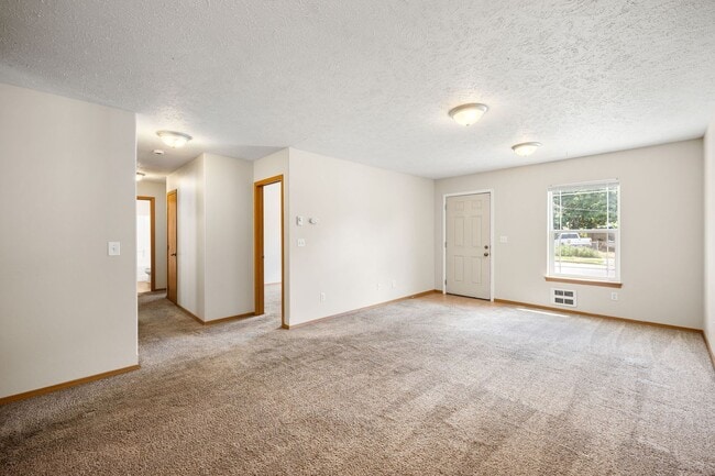 Photo - 2907 E 4th Ave