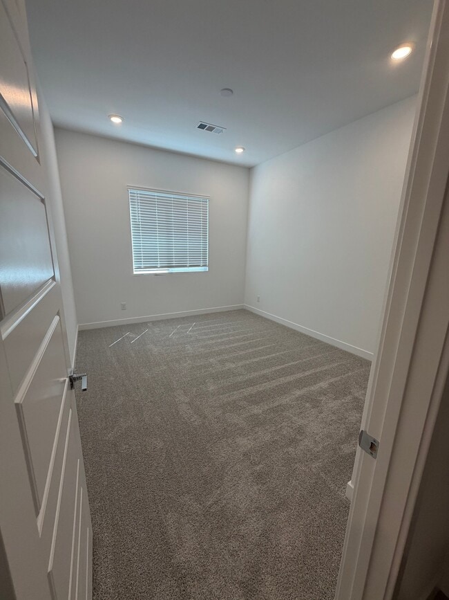 10453 Diana Smt St