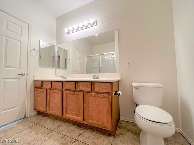 Building Photo - 6868 Sky Pointe Dr Unit 2142