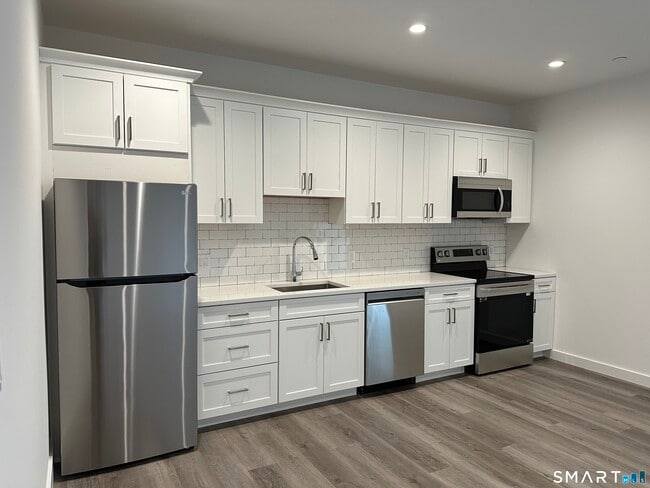 Photo - 528 Black Rock Tpke