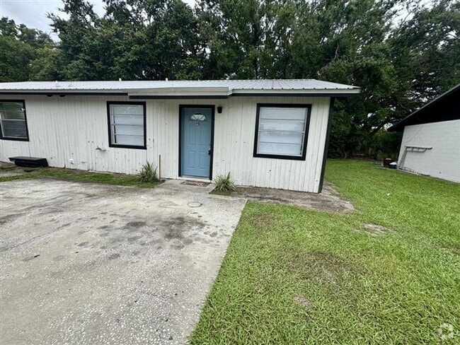 Building Photo - 2 BED 1 BATH READY TO RENT IN PLANT CITY! Unit 9B Rental