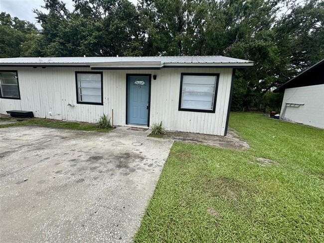 2 BED 1 BATH READY TO RENT IN PLANT CITY! - 2 BED 1 BATH READY TO RENT IN PLANT CITY! Apartamento Unidad 9B