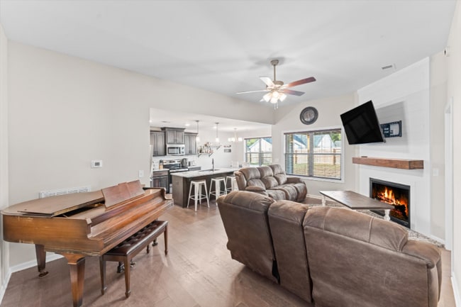 Photo - 1498 Fredrick Dr