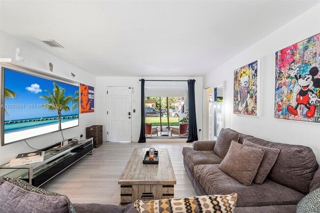 Photo - 840 S Shore Dr