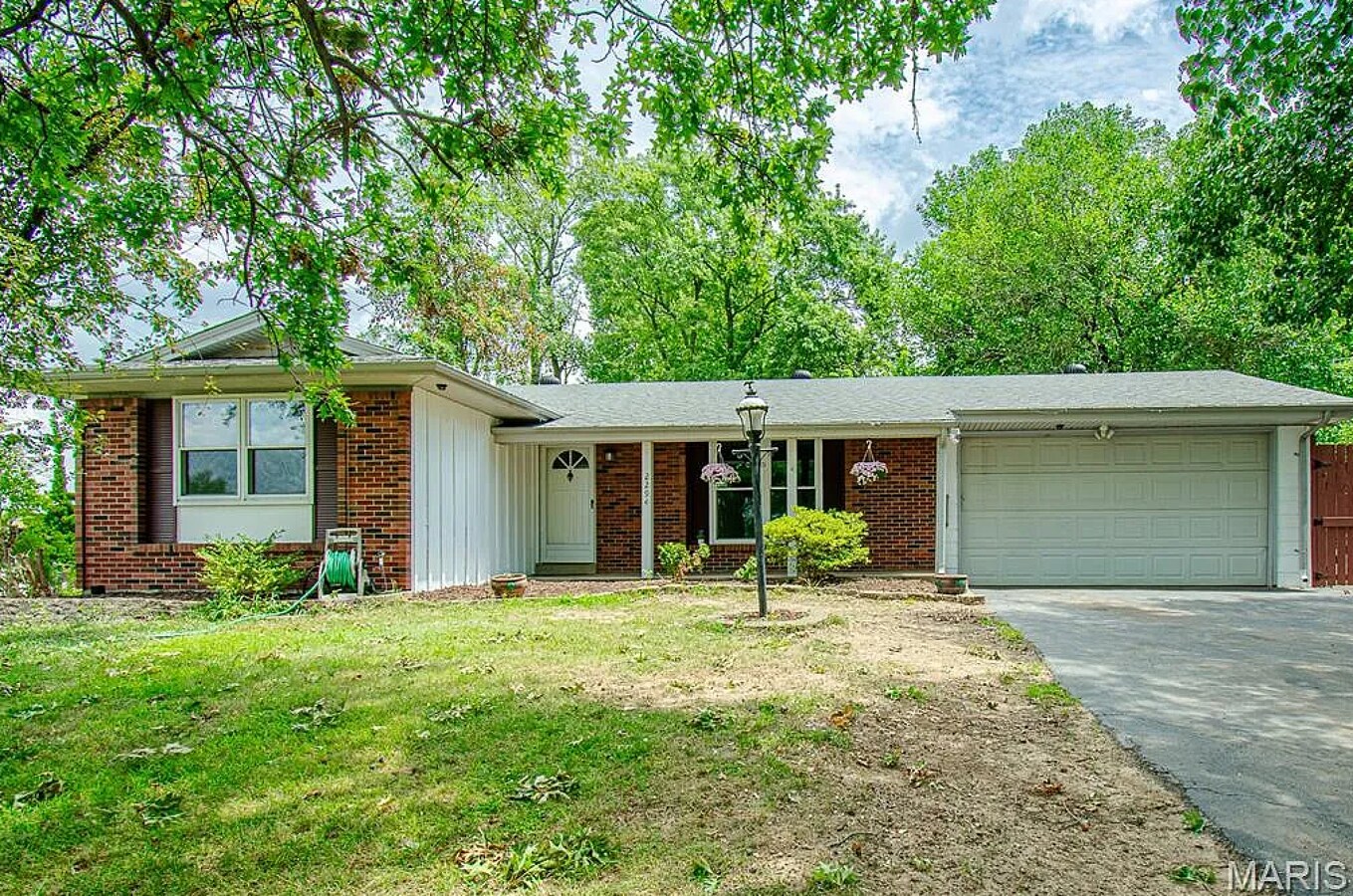 Photo - 2294 Westglen Park Dr