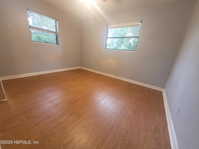 Photo - 2678 Ernest St