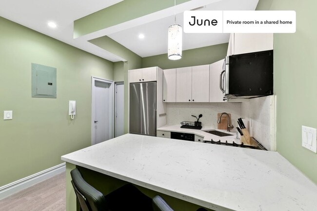 Room in Shared 3 bed/2 bath home in East Village