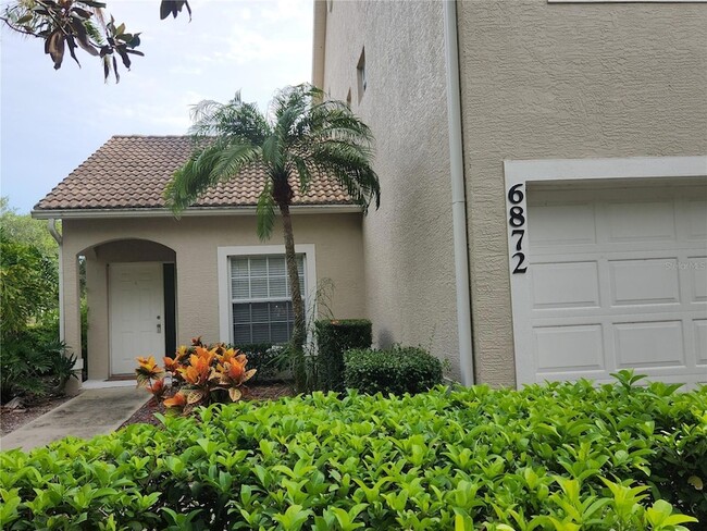 6872 Fairview Terrace Unidad 101