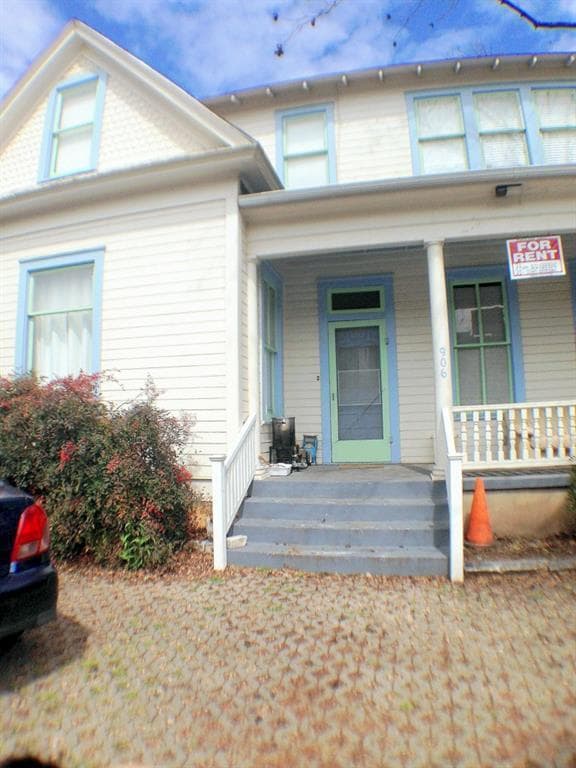 Building Photo - 906 W 22nd St Unit 4