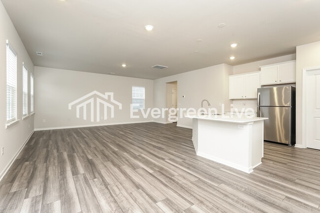 Photo - 5603 Hydrangea St