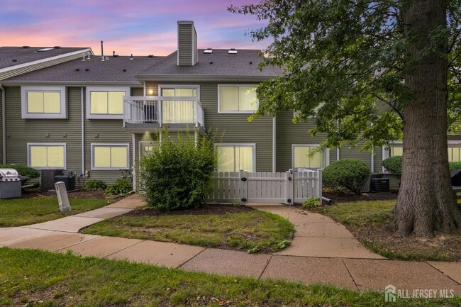 Photo - 3 Foxtail Ln
