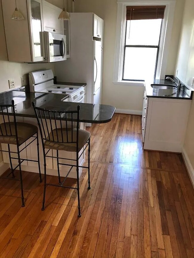 Photo - 50 Charlesgate E