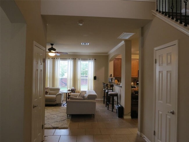 Photo - 402 Las Colinas Dr