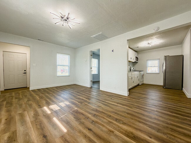 Photo - 612 Atwood Ave