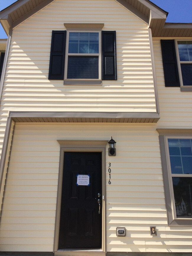 Room in Townhome on Haskell Dr - Room in Townhome on Haskell Dr