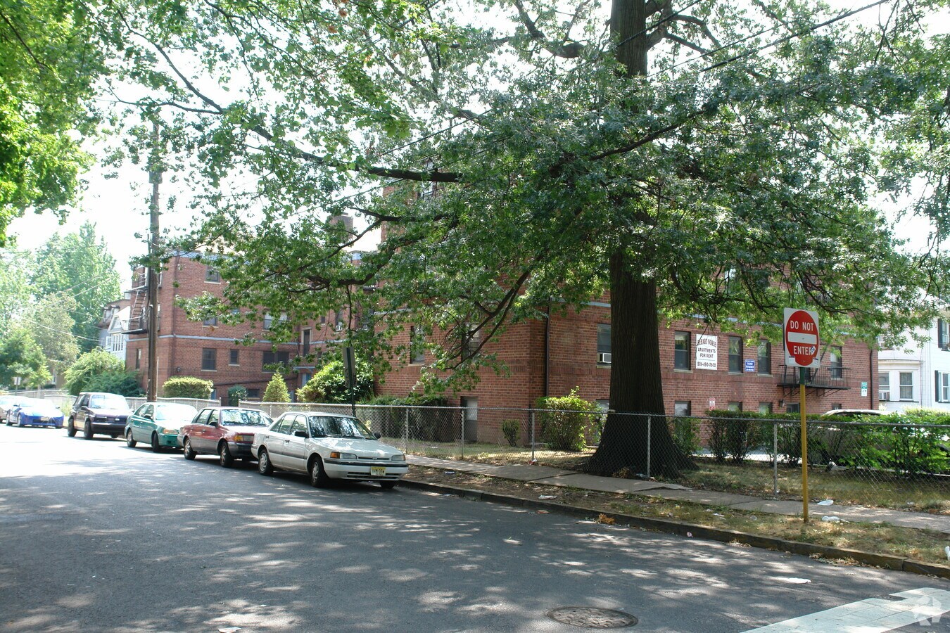 Jeffrey Garden Apartments - Jeffrey Garden Apartments