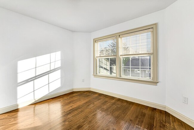Building Photo - 2595 Washington St Unit 2593