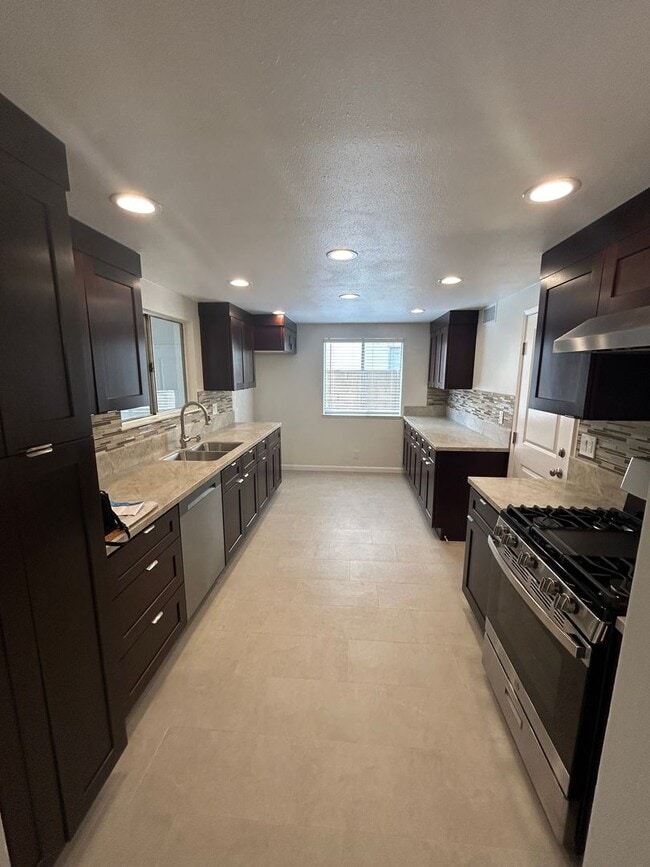 Photo - 852 Glenwick Ave