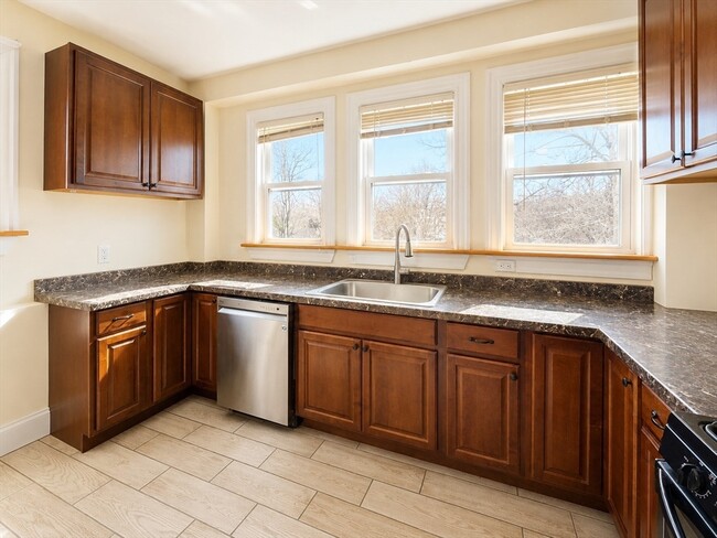 Photo - 28 Cornwall St Unit 3
