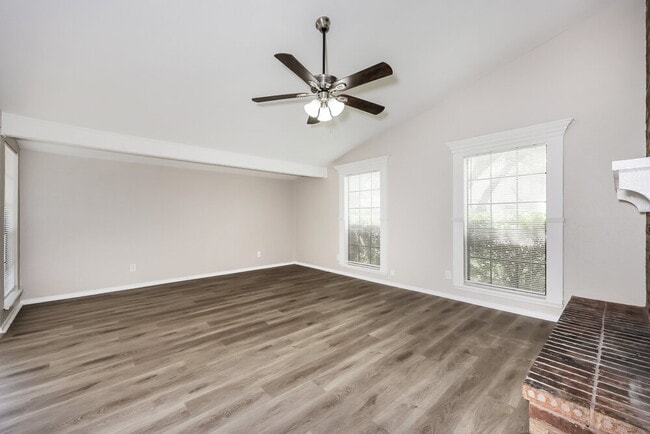 Photo - 114 S Young Blvd