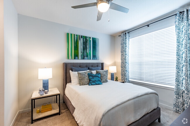 2 BR, 2 BA - 1,029 SF