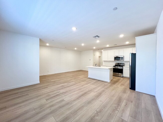 Photo - 1546 Eva Xing Pl