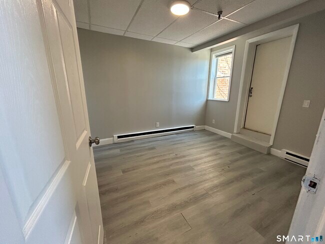 Photo - 472 Main St Unit 3A